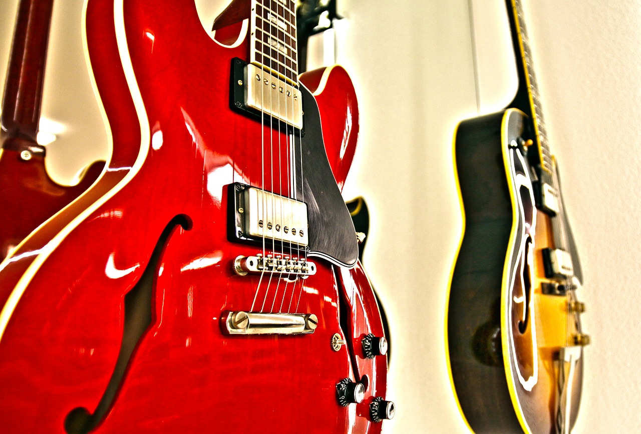 赤いギターと黄色いギター